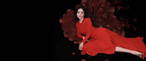 杨幂 红色裙子 花朵 3440x1440美女带鱼屏壁纸