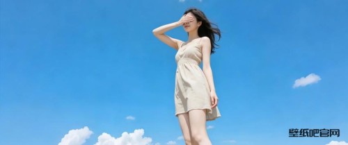 蓝天白云 阳光美女蒙眼带鱼屏壁纸免费