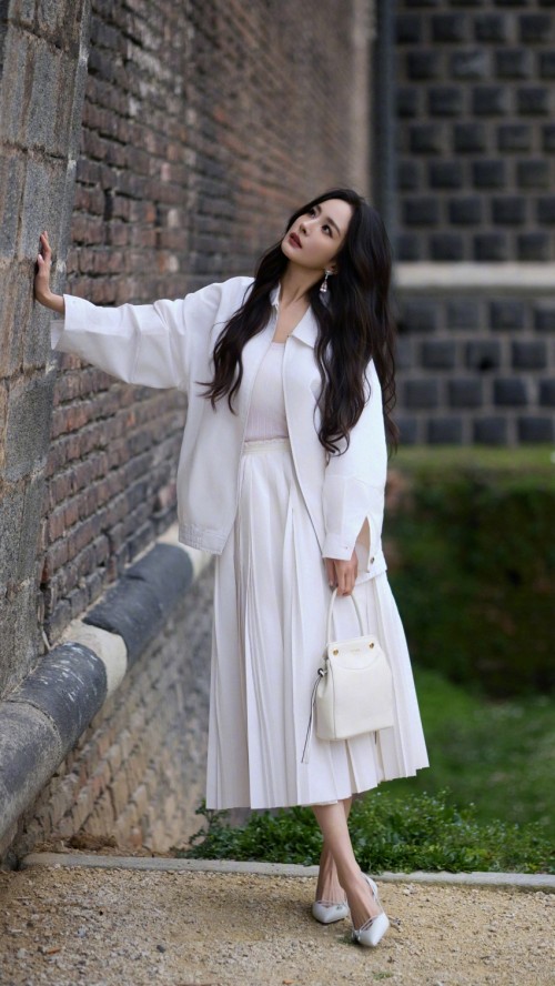 杨幂白色裙 砖墙4k超高清手机壁纸美女