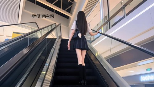 电梯美女背影4K高清壁纸3840x2160
