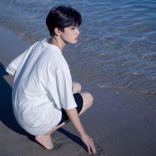 清新文艺气质男生头像