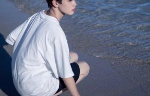 清新文艺气质男生头像