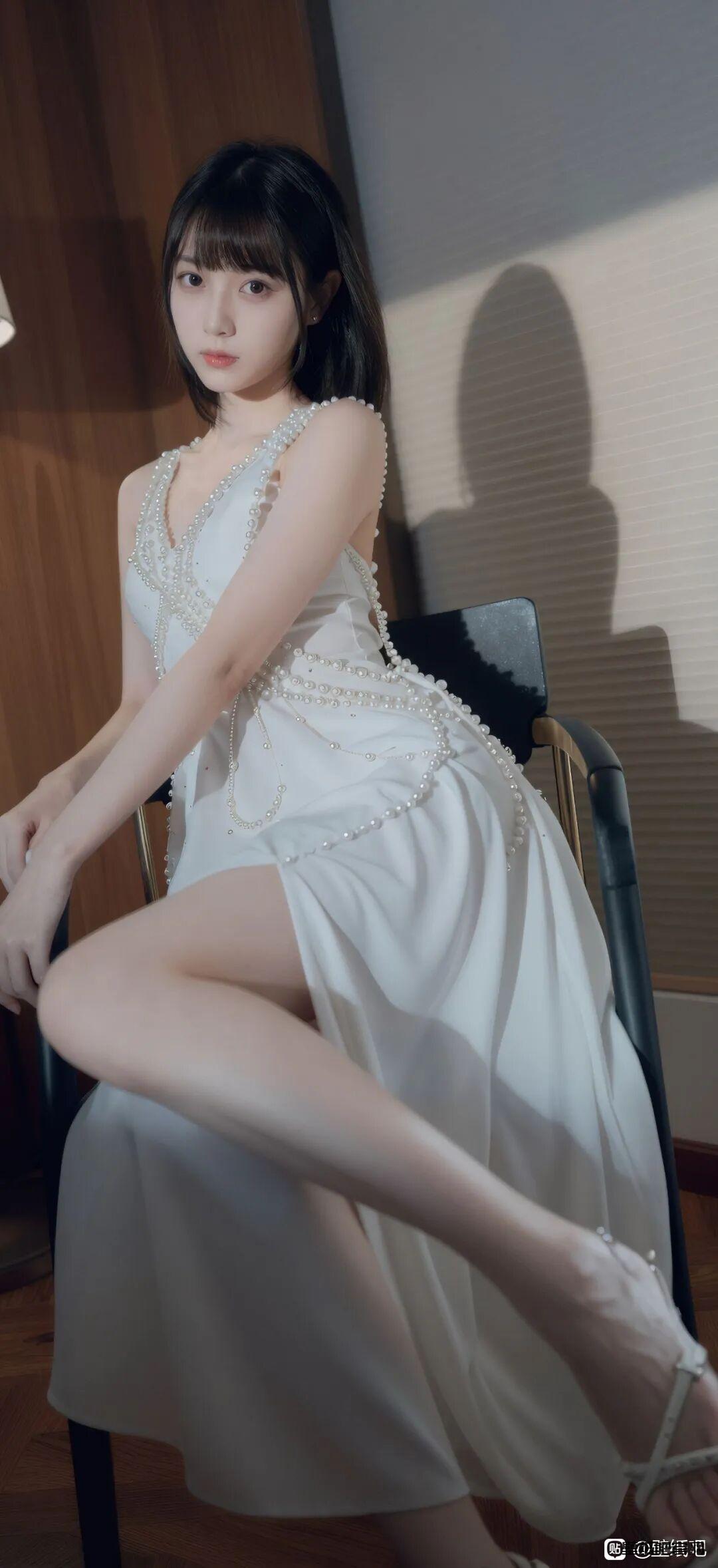 1、连衣裙高跟鞋大眼睛美女壁纸 - 壁纸吧_4K 高清壁纸免费下载